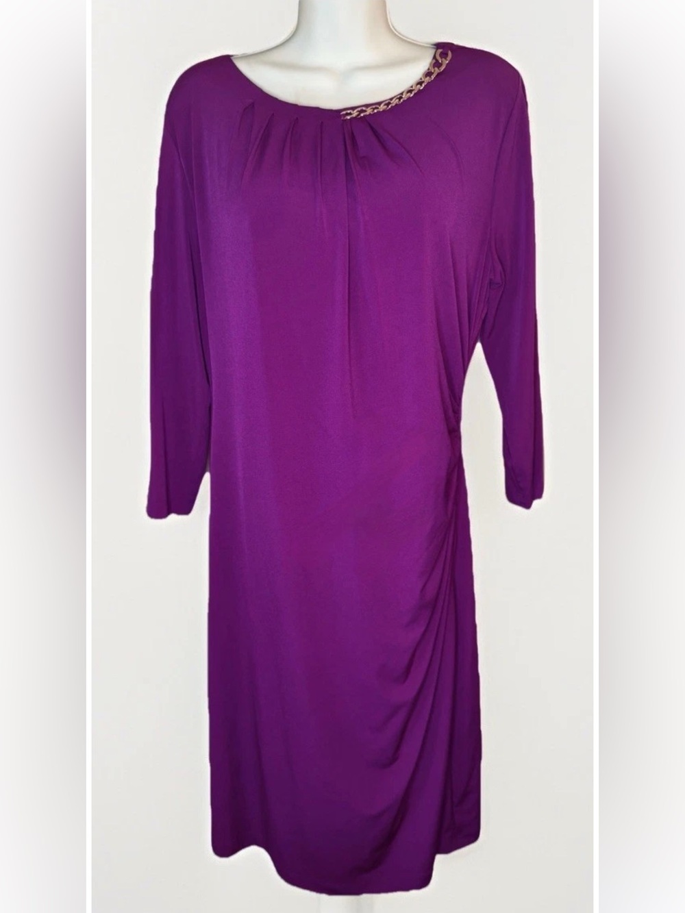 💜TAHARI💜 SZ 16 PURPLE CHAIN NECK RUCHED SIDE 3/4 SLEEVE LINED ZIP SHEATH DRESS